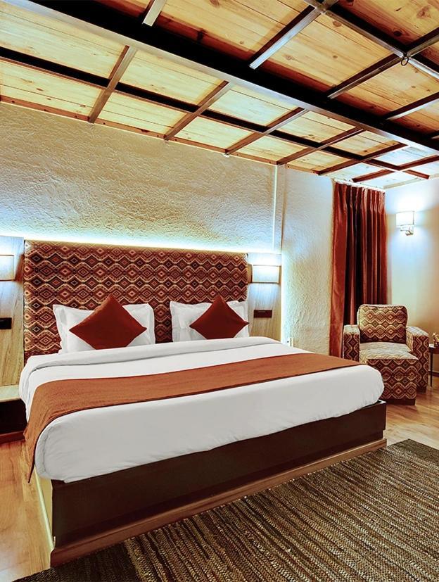 Tiaraa Jujurana Resort & Spa Дармсала Екстер'єр фото